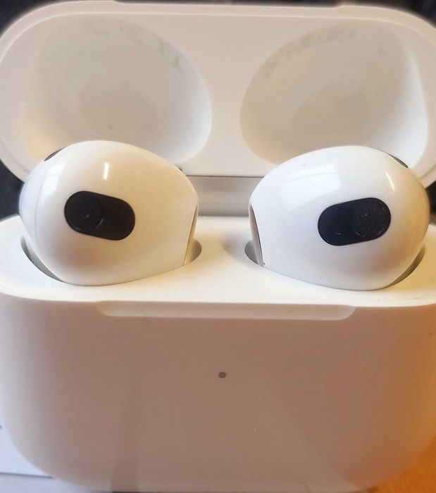 Airpods 3ª Geração APPLE (In Ear - Microfone - Branco)