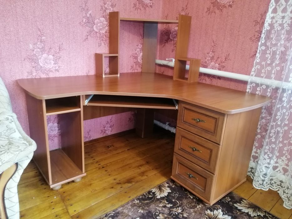 стіл комп'ютерний кутовий