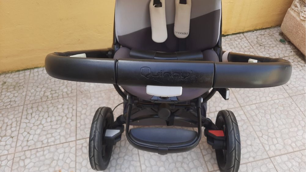 Carrinho Quinny e babycoque Maxi cosi