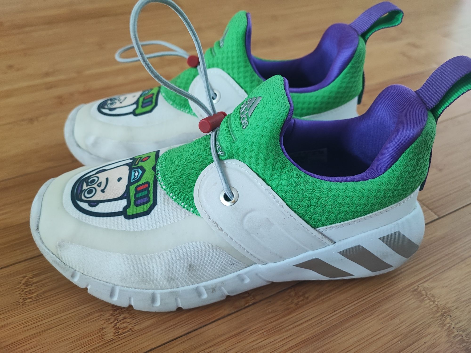 Buty Adidas BuzzAstral Disney r.33