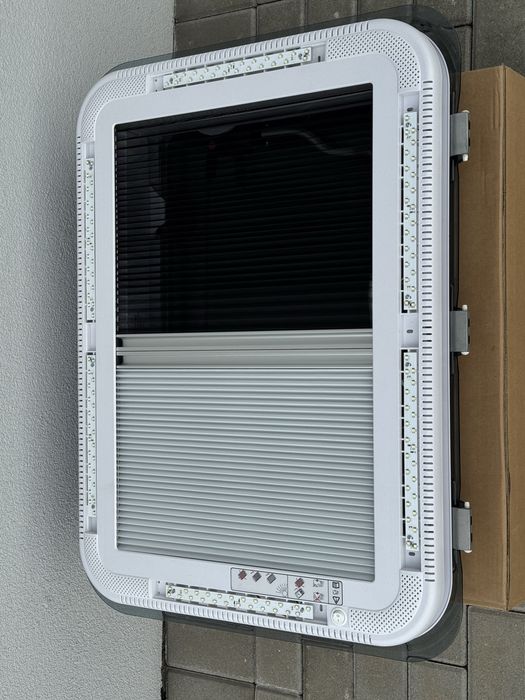 Okno dachowe kamper campervan 70x50 LED Zestaw z moskitierą i roketą