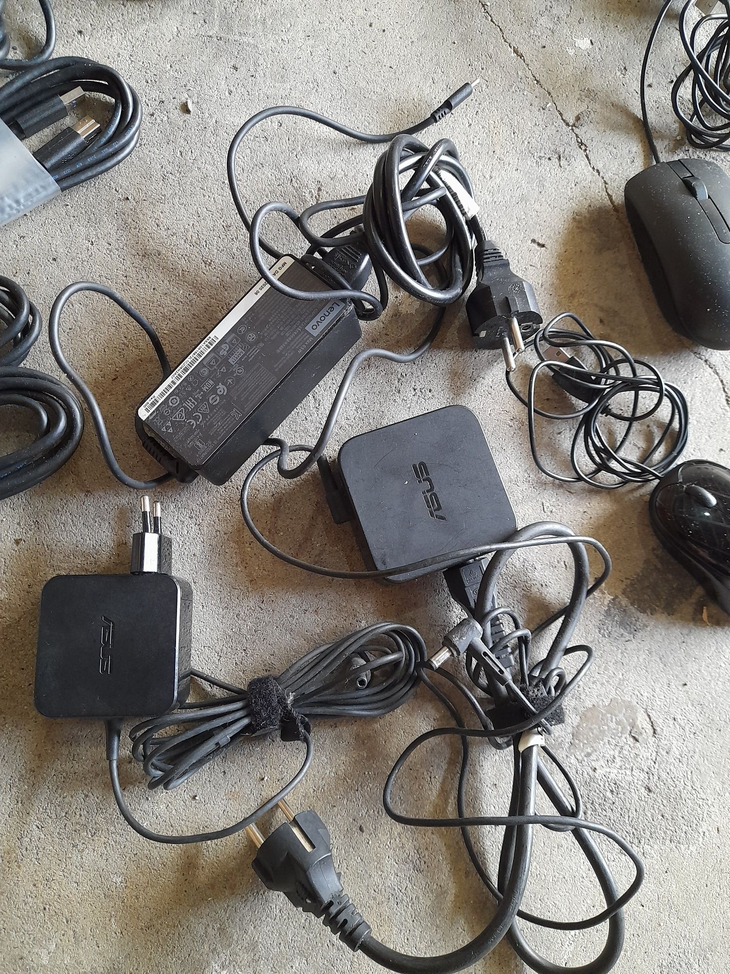 Carregadores headsets e outros