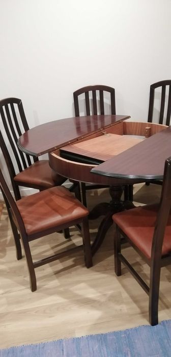 Vendo mesa de sala extensível com 6 cadeiras