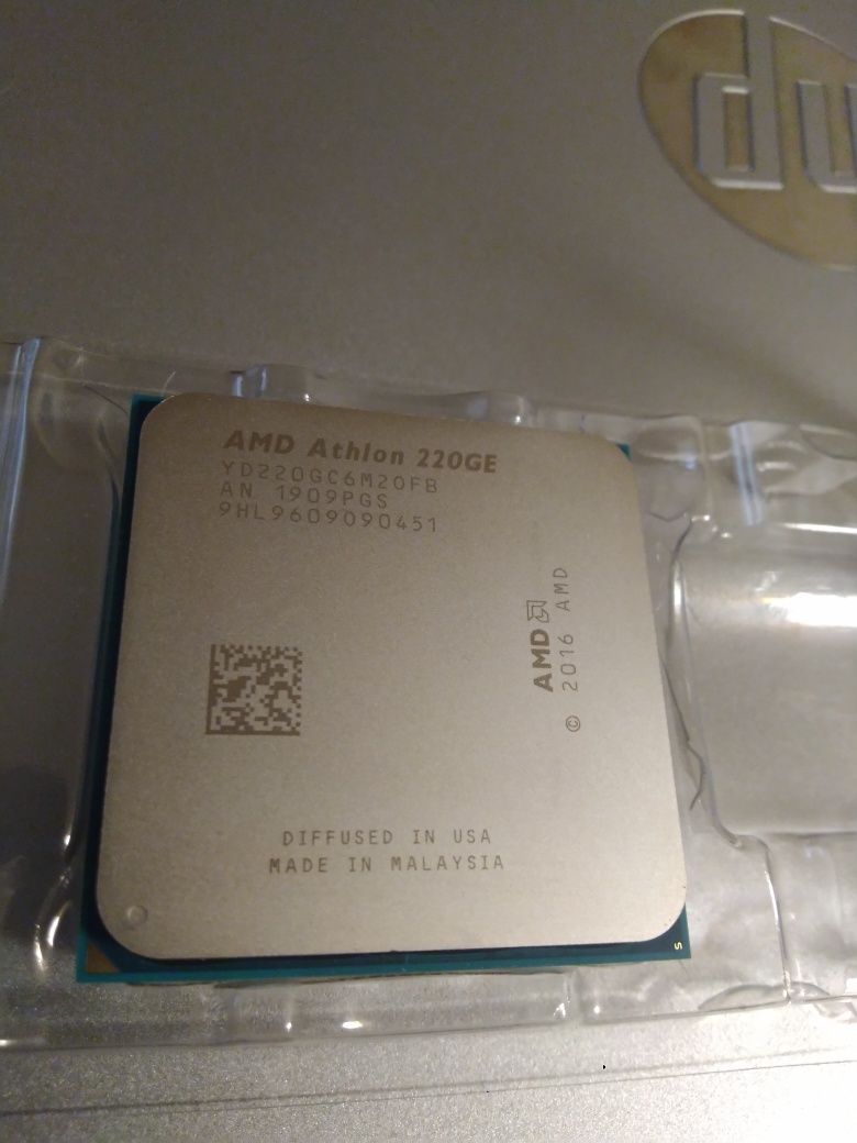 Процессор AMD Athlon 220GE, с кулером