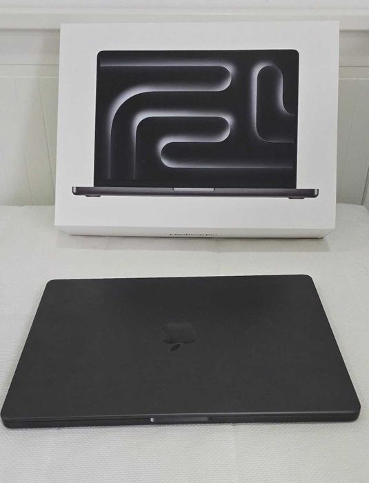 Macbook Pro M3Pro 18GB