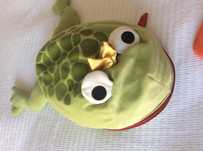 Sapo - estojo de pijama e decorativo