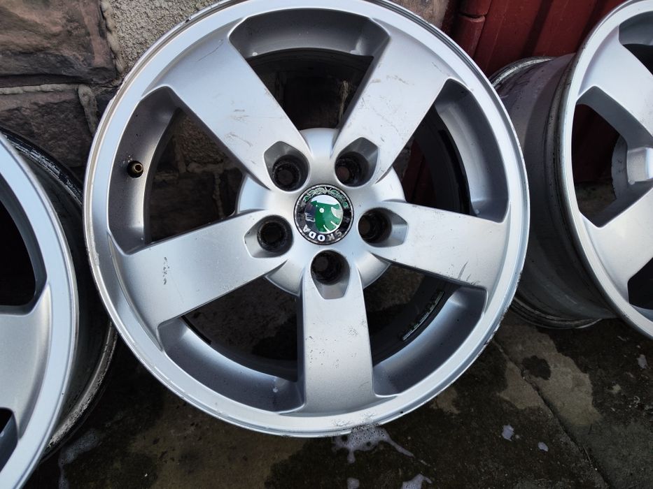 Продам диски 5×100 Skoda Fabia, Polo, Golf 4