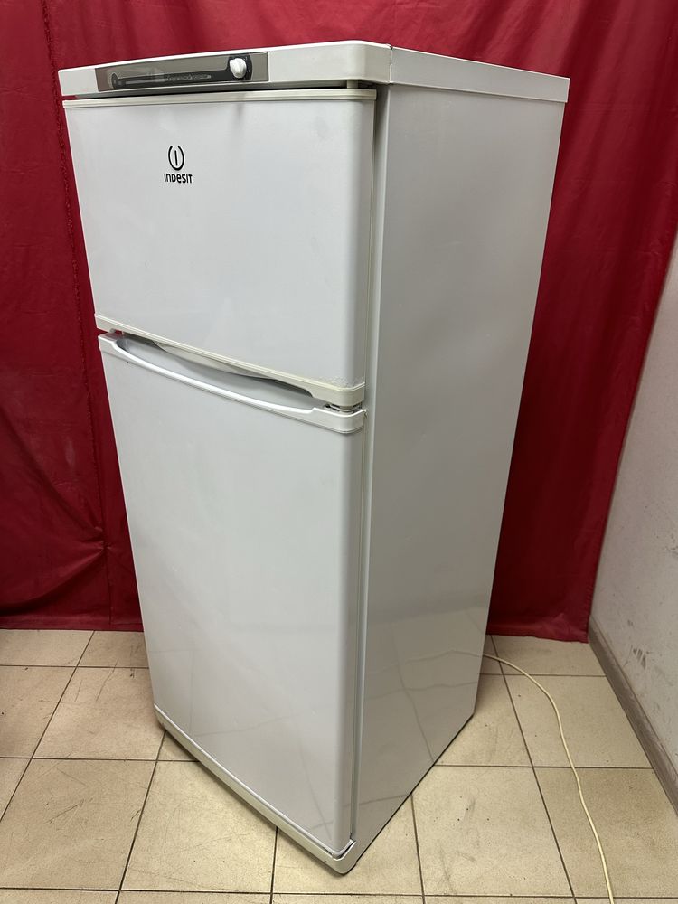 Холодильник Indesit 145 см высота