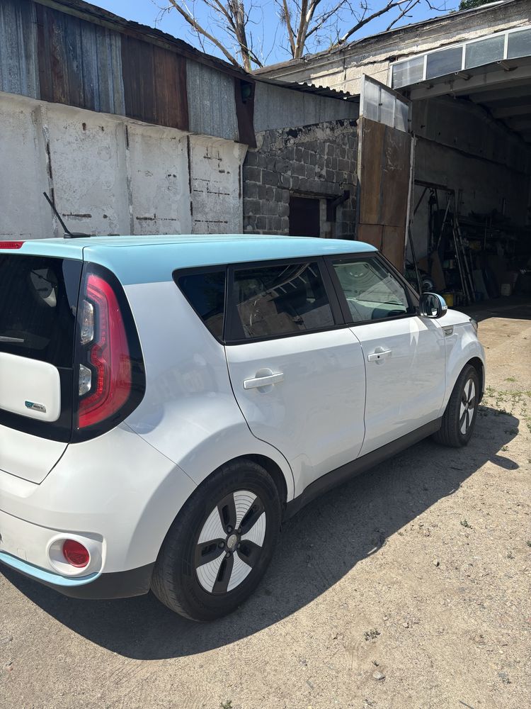 Разборка Kia Soul ev  разборка Киа соул бампер крило ляда капот двері
