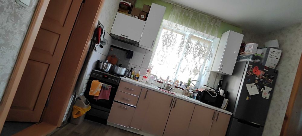 Новий двоповерховий цегляний будинок.4 кімнати.Гараж.10 соток землі