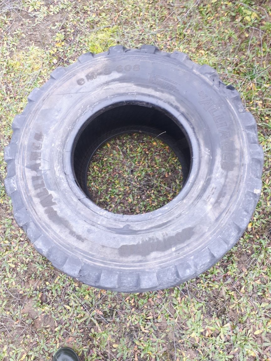 Opony zachodnie wzmocnione 16/70 R - 18 (405/70 R - 18) 15.5/70R18