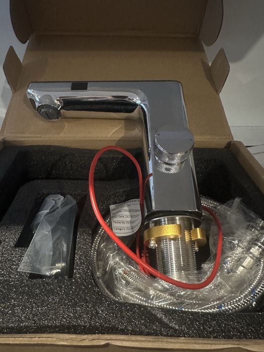 Bateria umywalkowa z fotokomorką