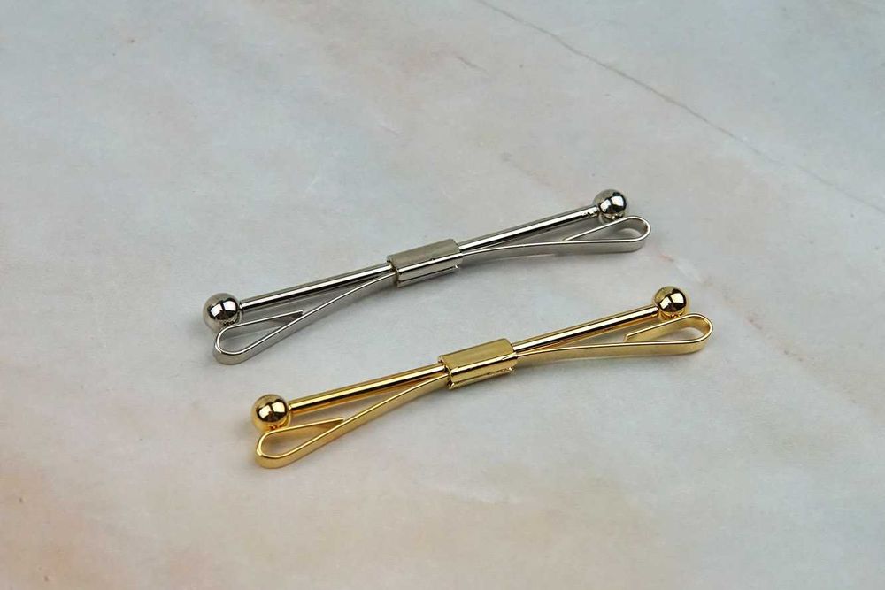 Szpilka pin collar nasuwana do kołnierzyka koszuli srebrna złota metal