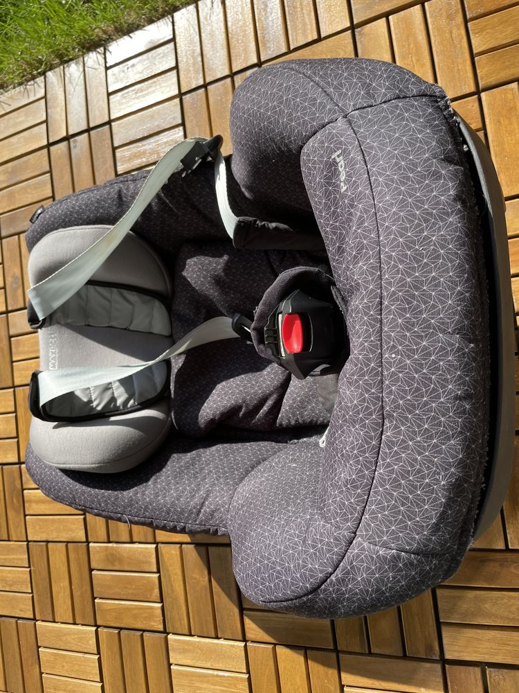 Maxi Cosi Pearl + baza isofix Familyfix