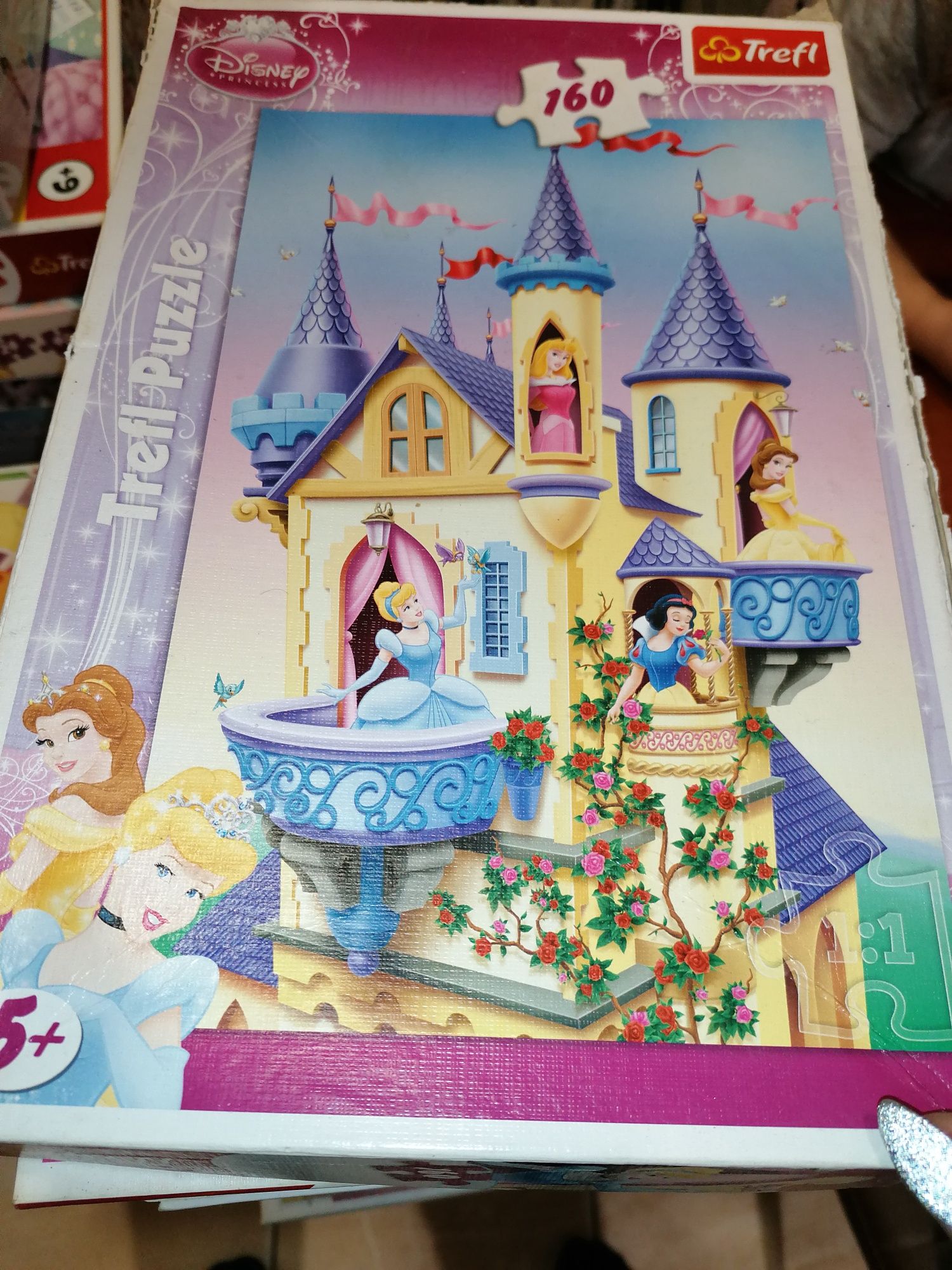 Sprzedam puzzle księżniczki