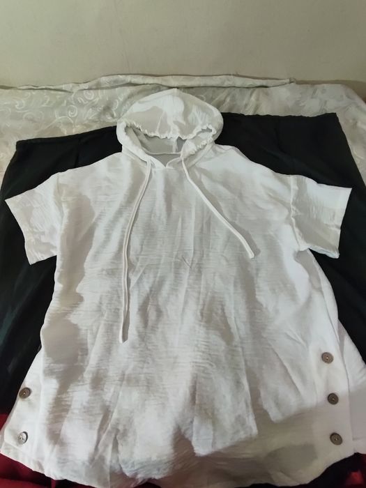 Świetna bluzka sportowo elegancka kaptur rozmiar 46/50