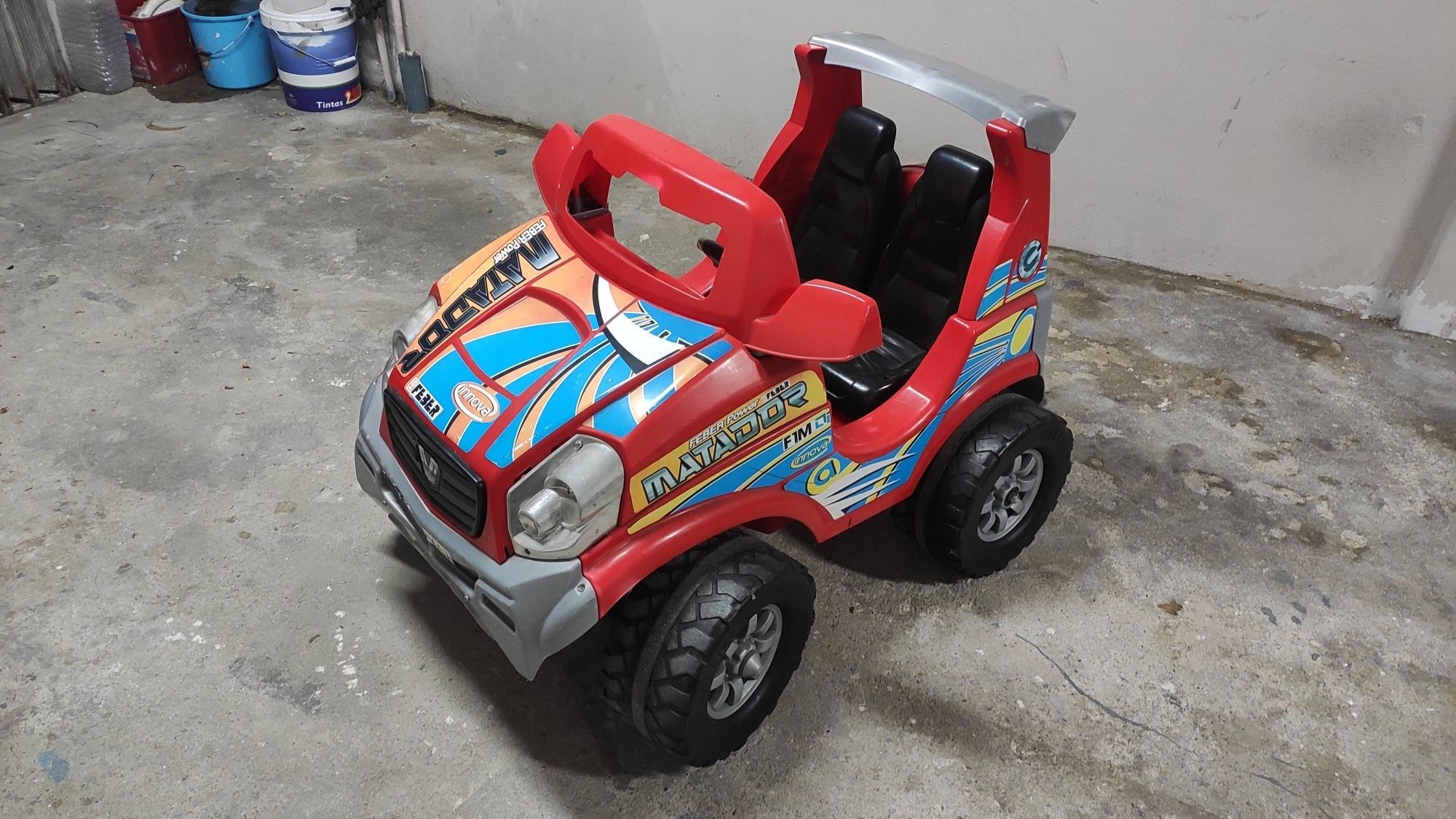 Jipe Feber Matador 12V 12Ah 2 lugares e autocolantes novos extra