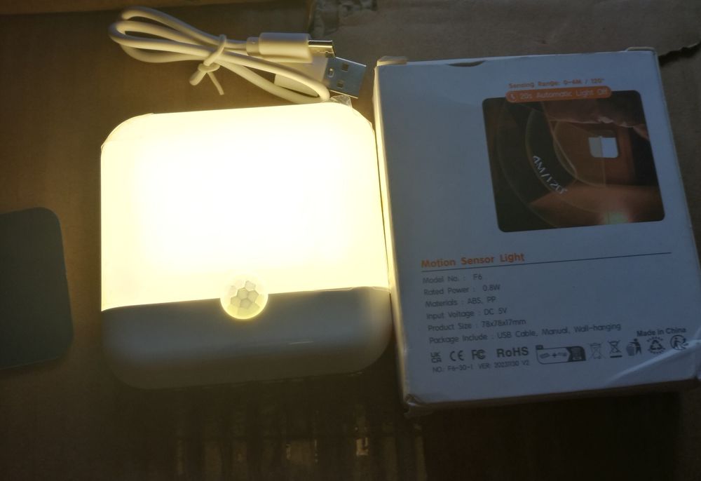 Светильники светодиодные с датчиком движения.