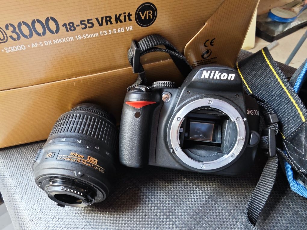 Máquina fotográfica Nikon D3000