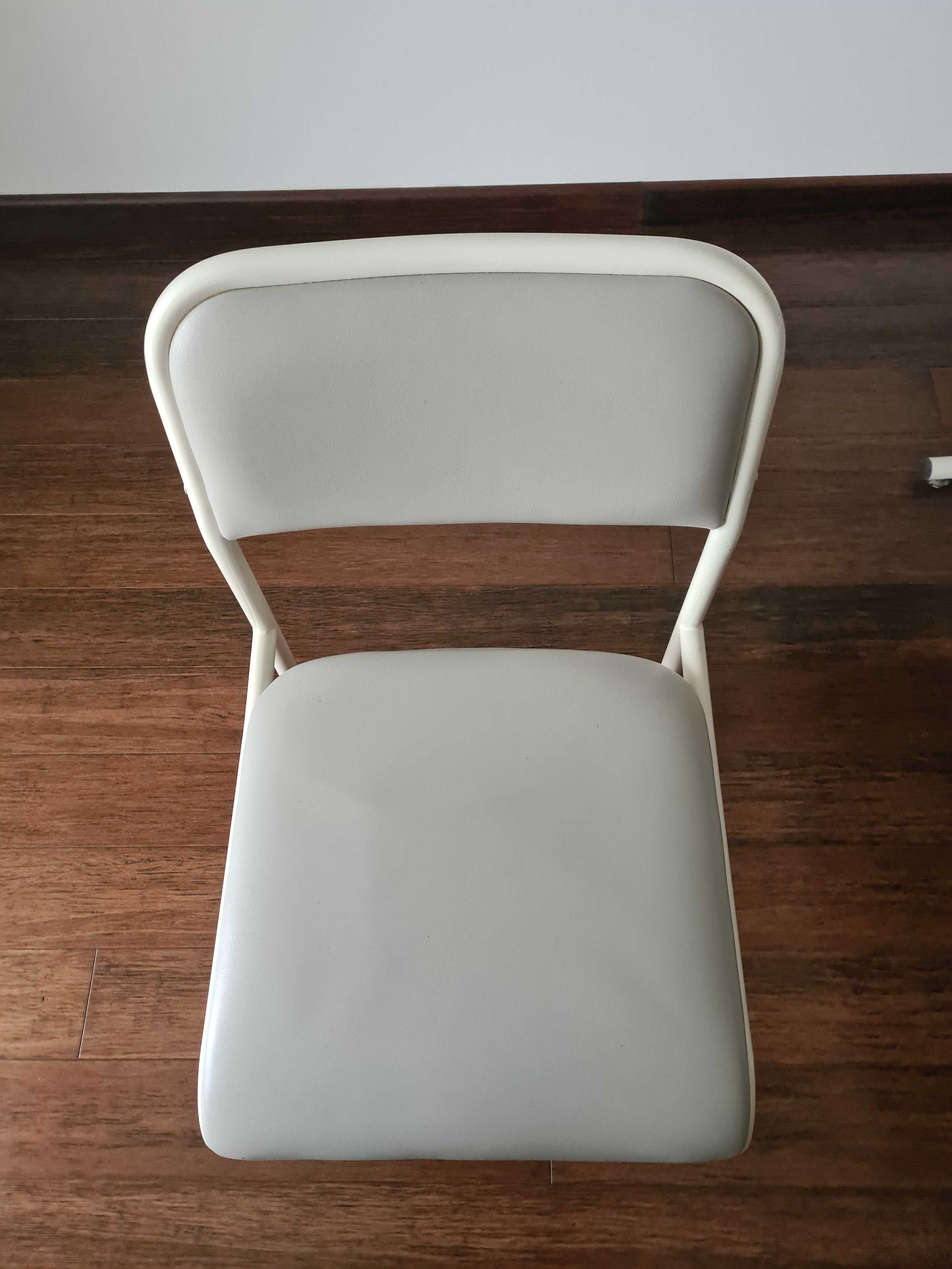 stół kuchenny z krzesłami