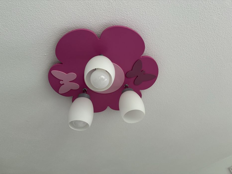 Lampa sufitowa różowa