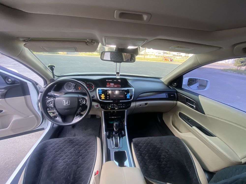 Продам Honda acord 2017 обєм 3.5 максимальна комплектакція