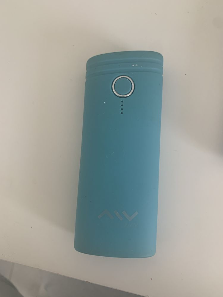 Powerbank e um nokia como novos