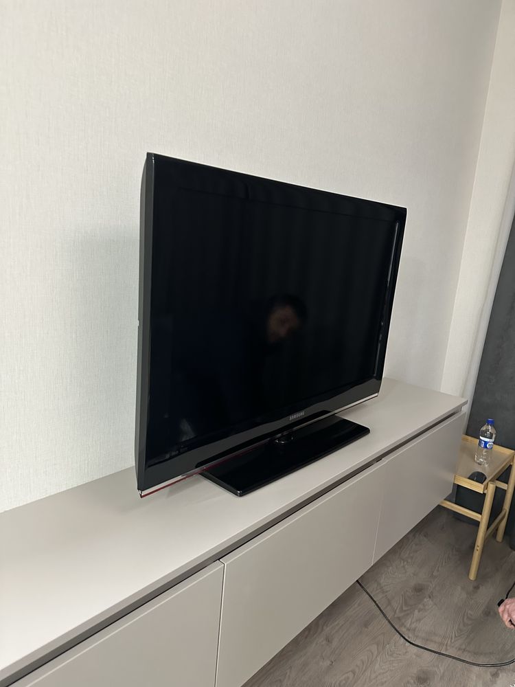 Samsung LE40B530p7wUA. 40 диагональ