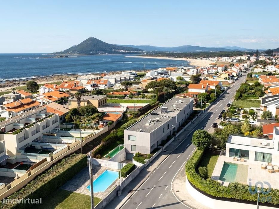 Casa / Villa T4 em Moledo e Cristelo de 214,00 m2