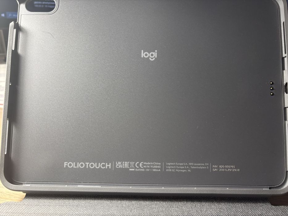 Logitech Folio Touch Ipad Air ( 4 i 5 generacja)