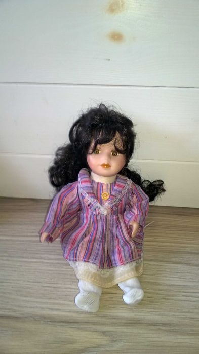 6 porcelanowych lalek