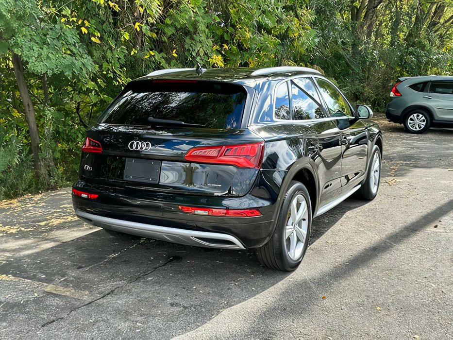 Audi Q5      2020