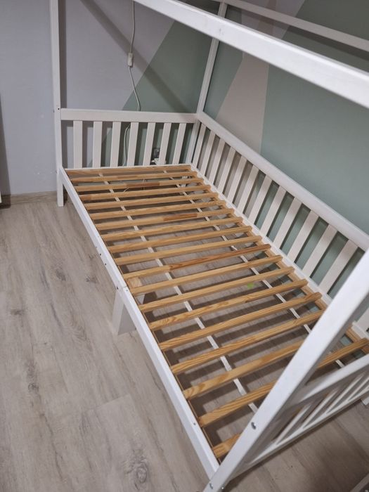 Łóżeczko domek dla dziecka,