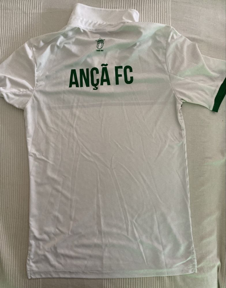 Lote roupa desportiva criança/jovem – treino e jogo