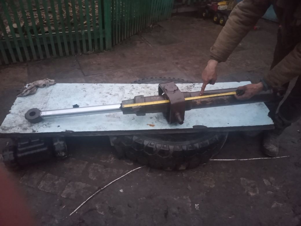 Продам целіндер діаметр штока 6 см