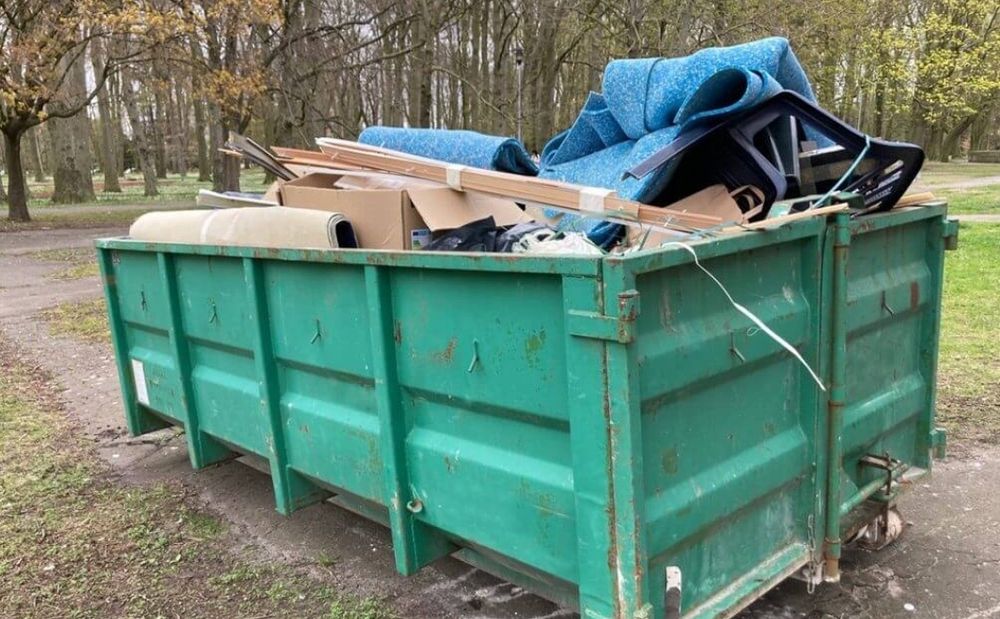 Opróżnianie/sprzątanie/ wywóz/.Mieszkań, domów, strychów itp