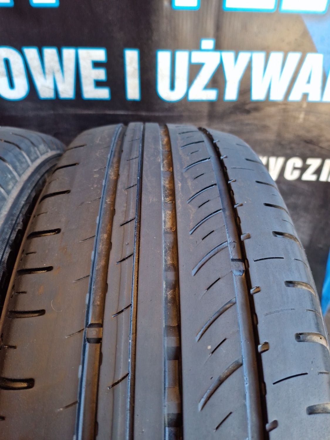 Opony letnie 215/60/17C Nokian wzmacniane Para