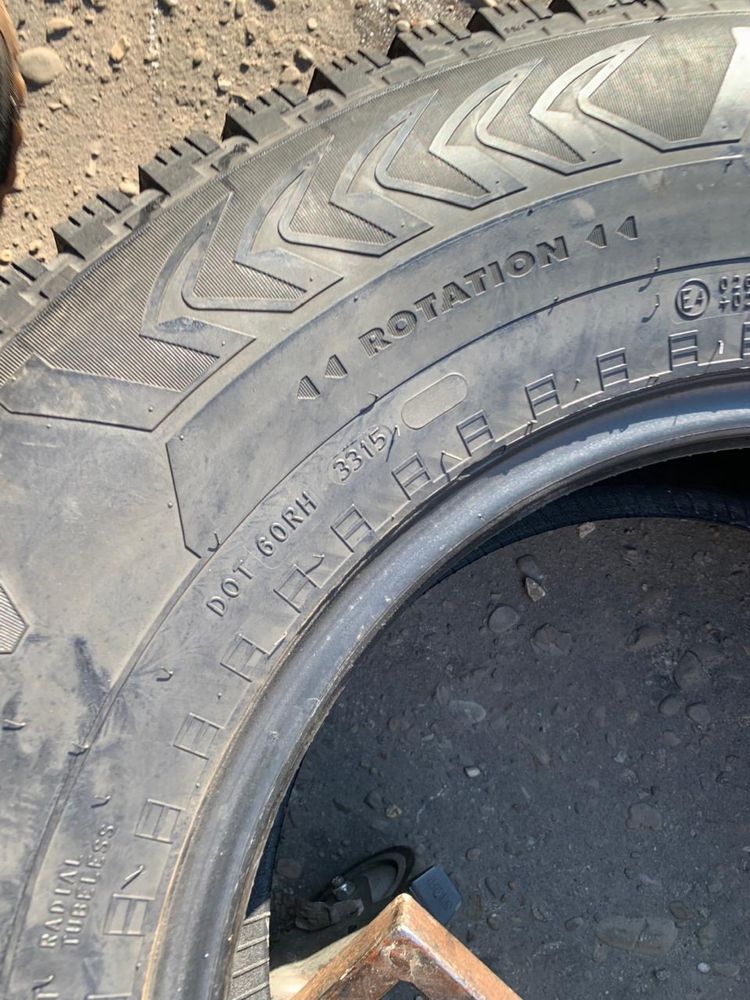 Шини 255/70 R16 Nokian всесезонні 8 мм