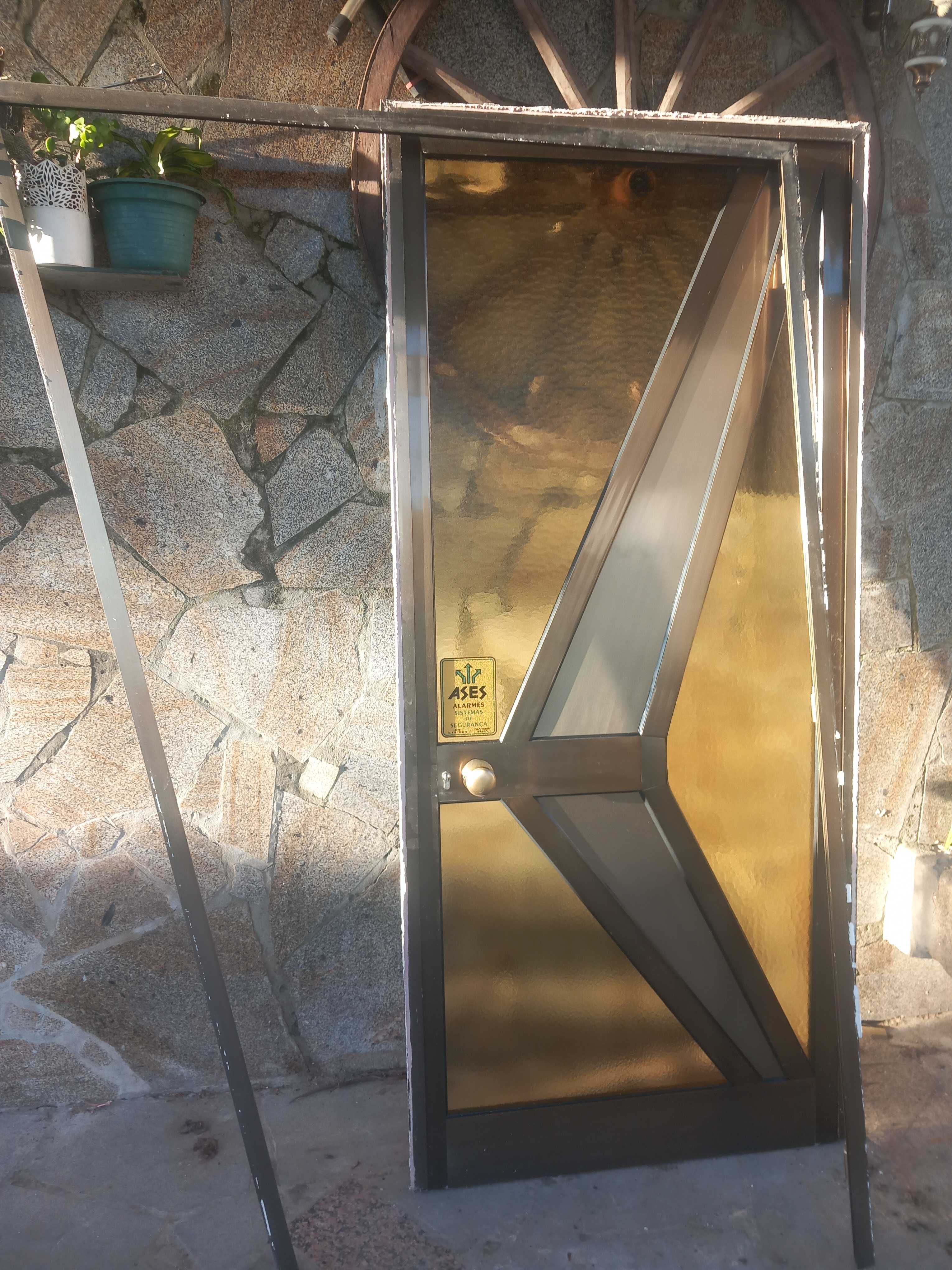 Vendo Portas e Janelas de Aluminio