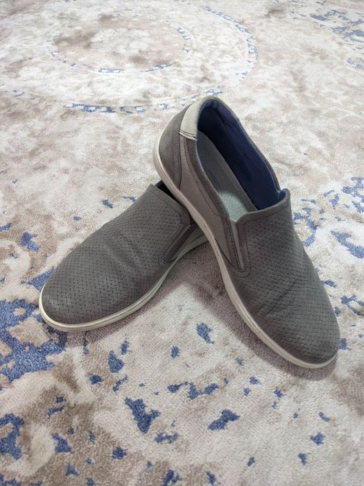 Продам замшеві кеди