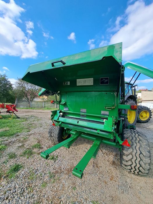 Prasa John Deere 854 MaxiCut od rolnika
