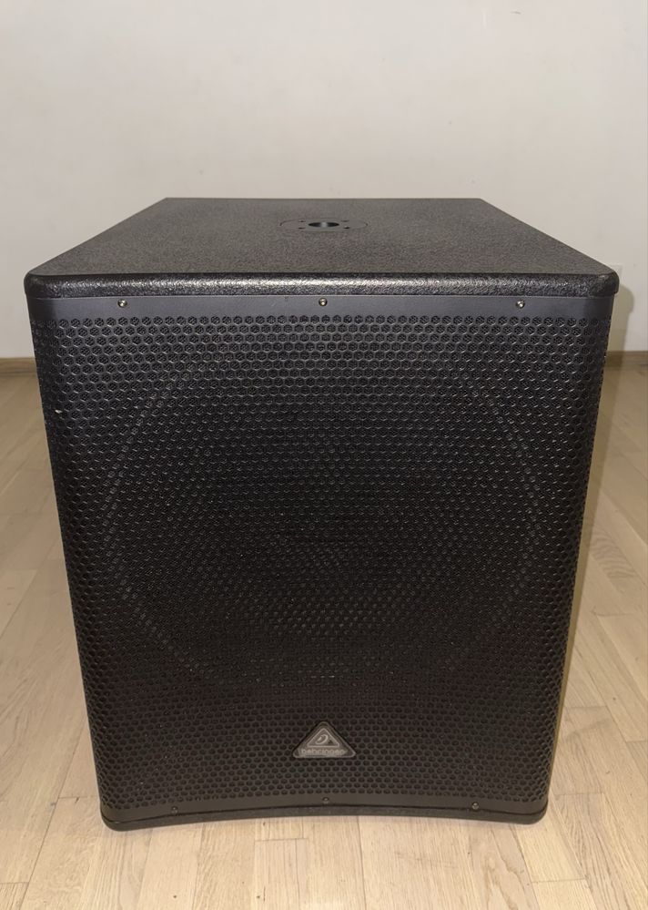 SUB Behringer DR18SUB