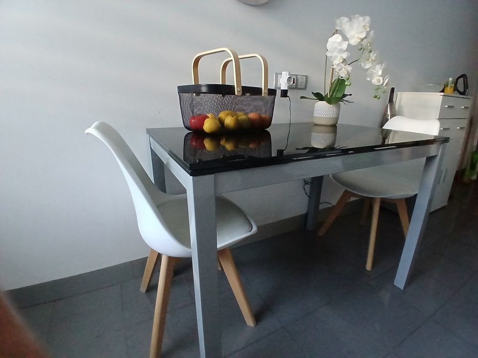 Mesa p/Cozinha -Tampo vidro preto