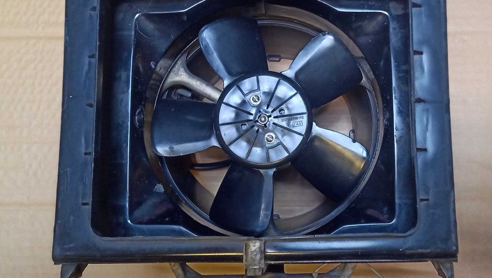 Пічка-опалювач, корпус з моторчиком та вентилятором на ГАЗ ЗІЛ УАЗ
