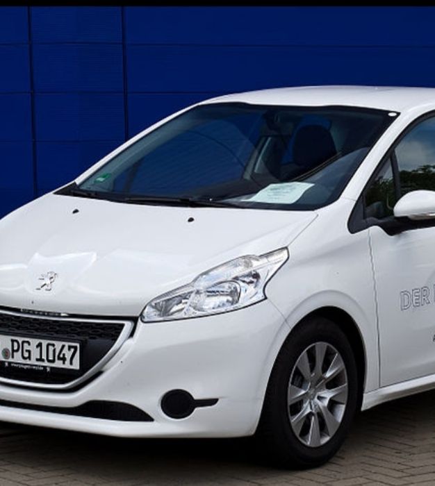 Фари фари на Пежо 208 Peugeot 208 Original .