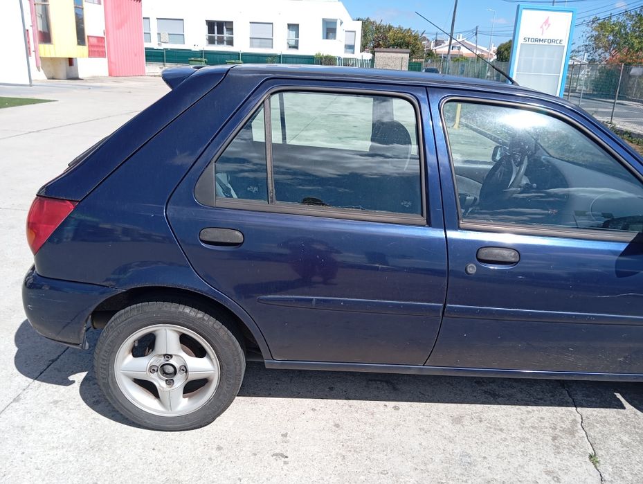 Ford Fiesta Ghia 1998