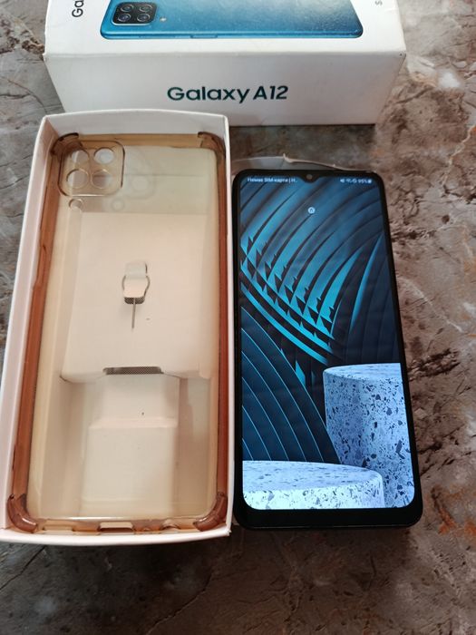 Продам телефон самсунг А 12 64гб у хорошому стані