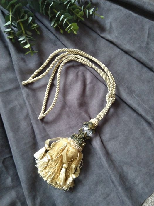 Аксессуары. Подвязки.