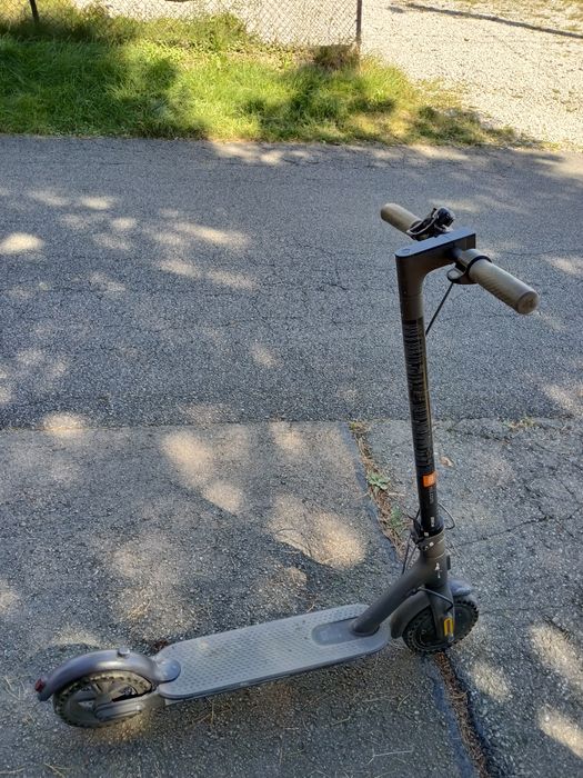 Sprzedam w bardzo dobrym stanie hulajnoge xsałmi mi electric scoter 1s