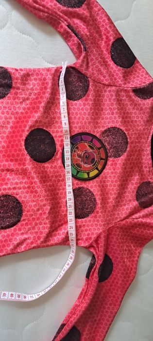 Продам костюм Леді Баг на вік 2-3 роки  Довжина від плеча 83 см